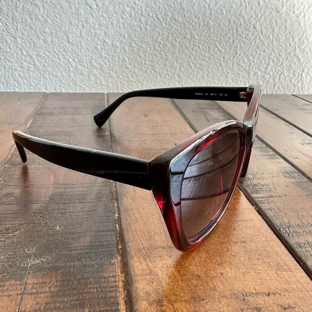 Salvatore Ferregamo womens sunglasses - Picture 5 of 7